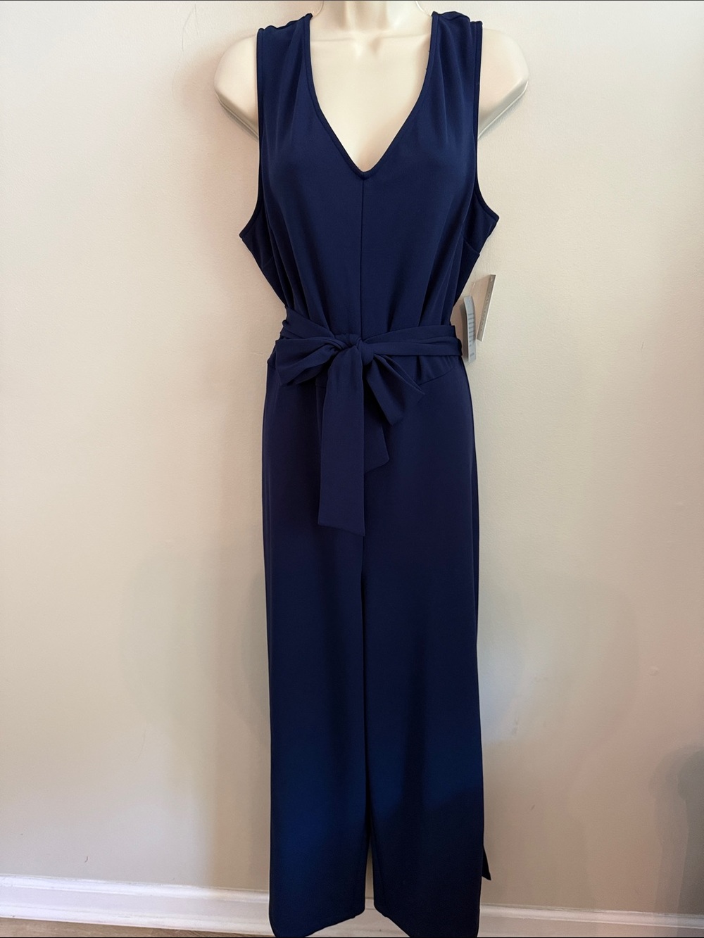 Tash + Sophie Classic Sleeveless Navy V-Neck Belted Jumpsuit Size 16
